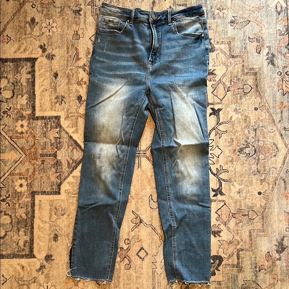 Blue Ankle Cropped Jeans with Distressing and Faded Areas